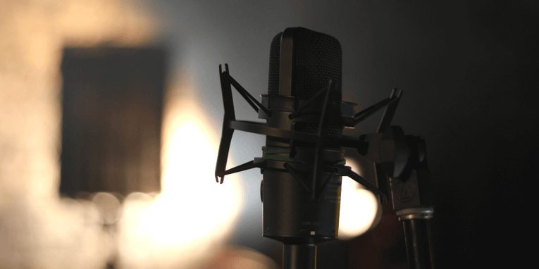 What Akimbo by Seth Godin Can Teach You About Captivating Content Intros