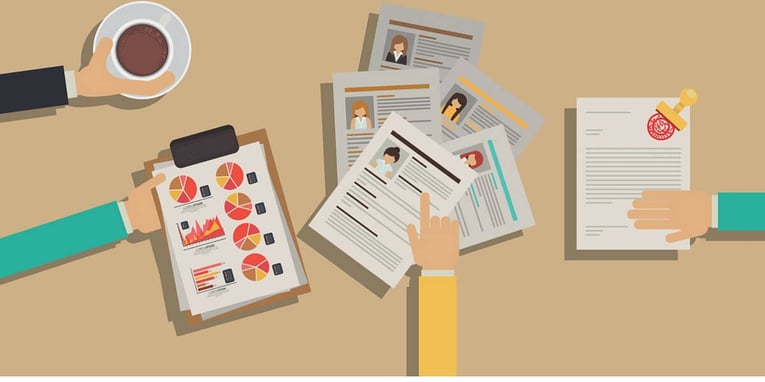 Should You Use Freelance Writers or Staff Writers?